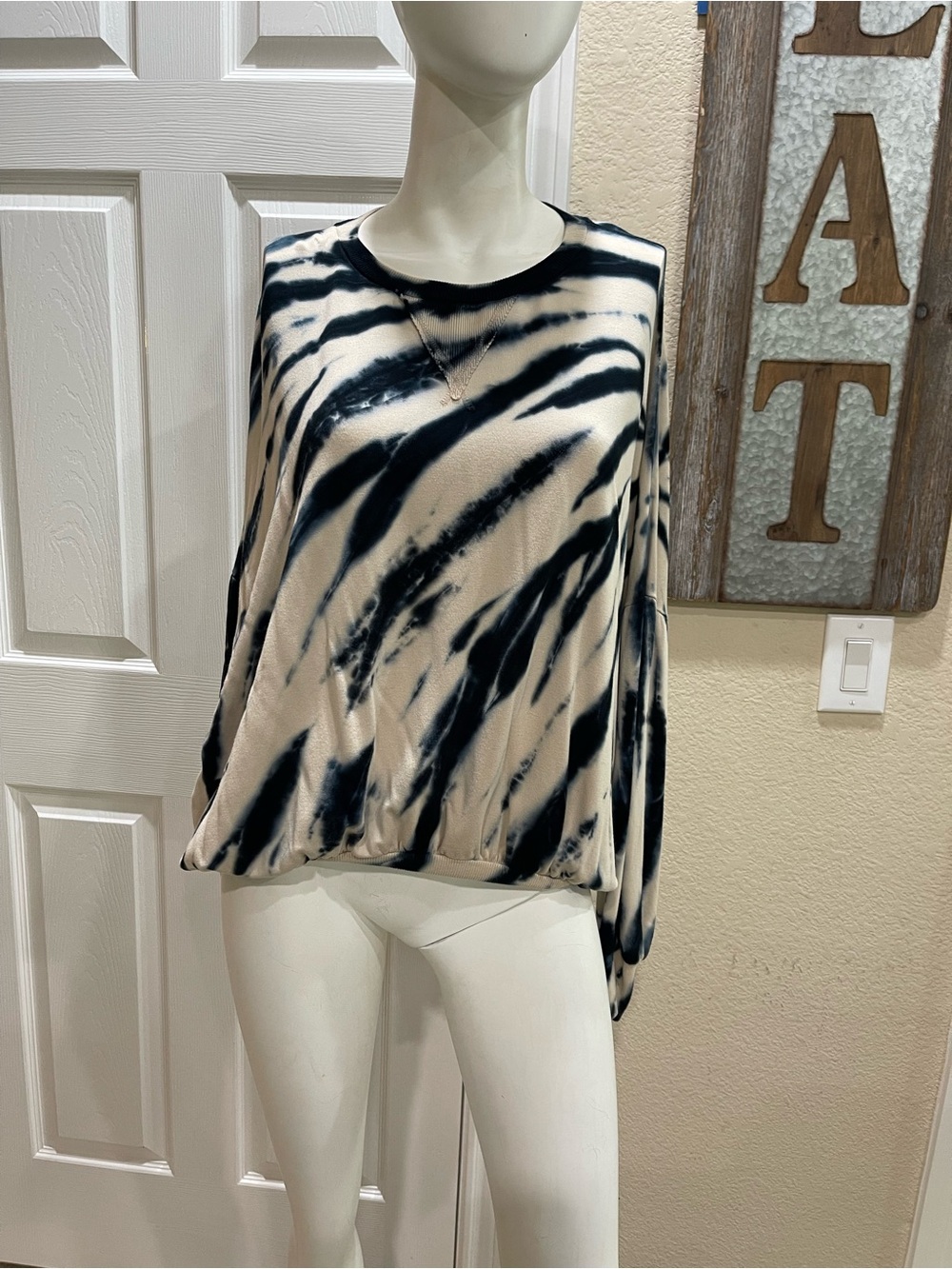 Young Fabulous & Broke Juliette (or Coraline) Oversized Tie-Dye Sweatshirt Med